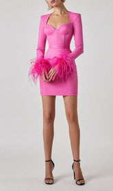 Stretch-Minikleid mit langen Ärmeln in HYPER Pink